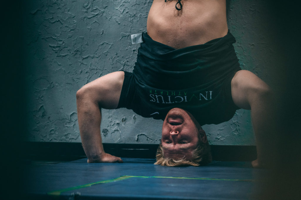 How To Do Handstand Push Ups Tips Tricks For Beginners Invictus Fitness - Get Your Back Off The Wall Don T You Comfortable